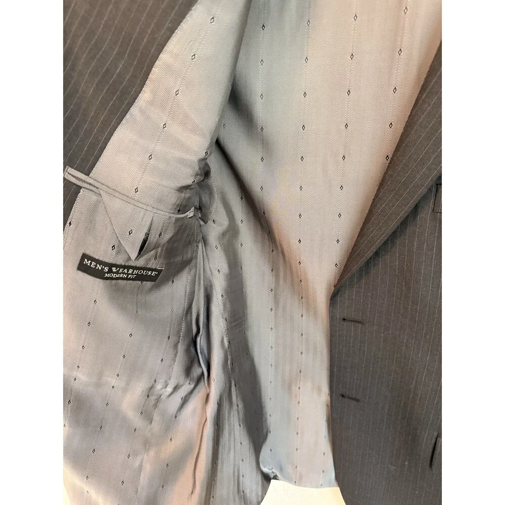 Men's Wearhouse Modern Fit Black Pinstripe Wool Single-Breasted Suit Jacket 44R